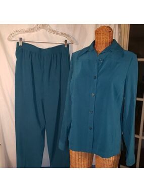 Ladies ALIA 2 Piece Pants Suit in Blue - 8 & 10